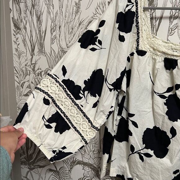 Maurices M Floral Crochet Trim Blouse Black and Cream Lace - Picture 3 of 5